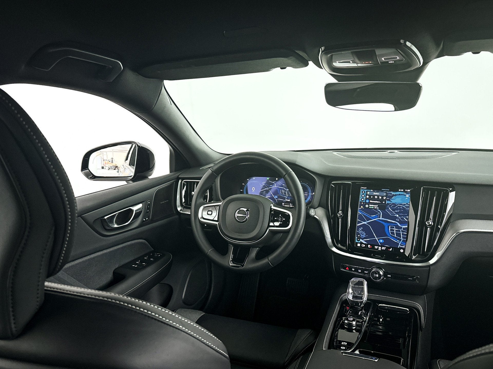 Volvo V60 T6 Plug-in hybrid AWD Plus Dark | 360 camera | H, Auto's, Volvo, Automaat, 12 maanden, Automatische klimaatregeling