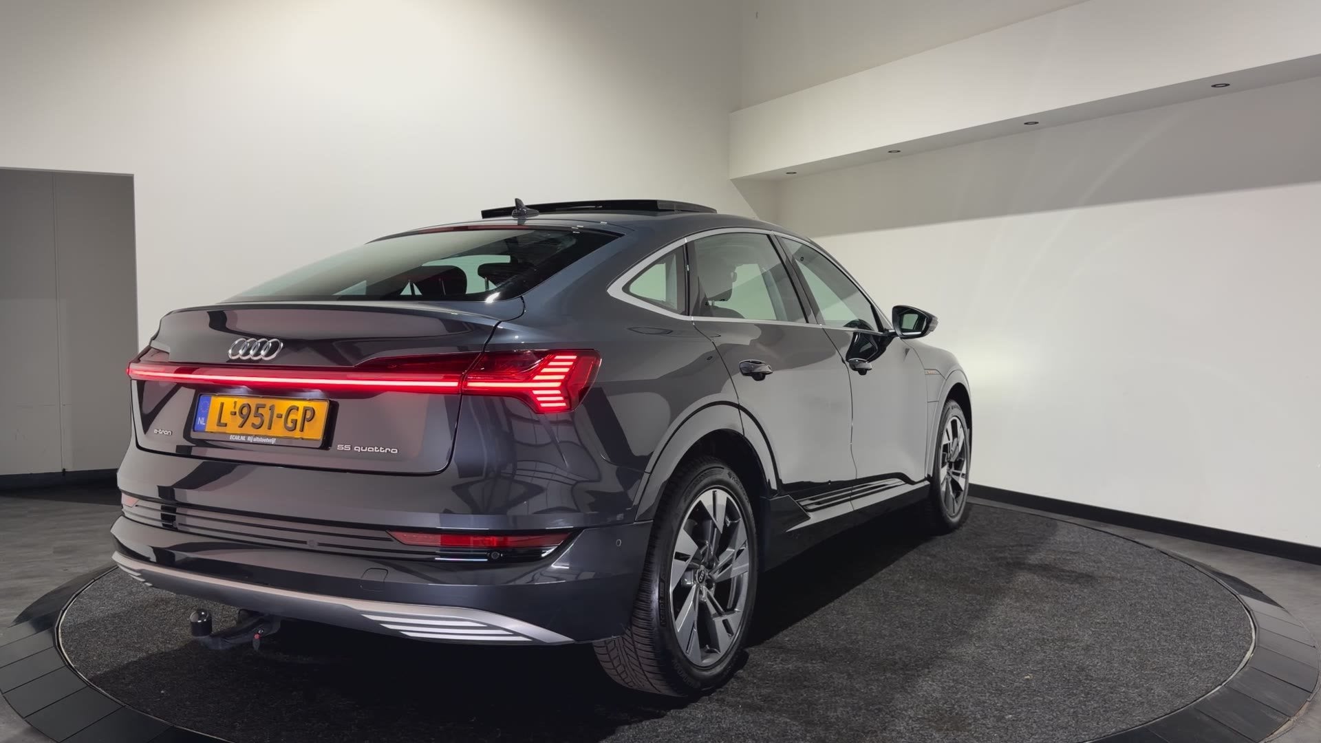 Audi e-tron Sportback 55 quattro Business edition Plus 95 kW, 131 €/maand, 95 kWh, Met garantie (alle), Vierwielaandrijving