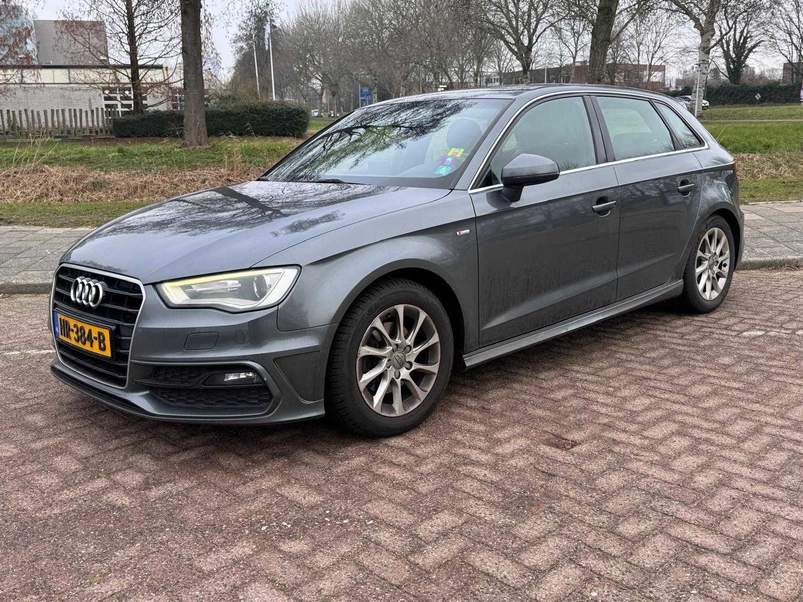 Audi A3 Sportback 1.2 TFSI Ambit. S E *, HR-384-B, Auto's, Gebruikt, Euro 6, 4 cilinders, Origineel Nederlands