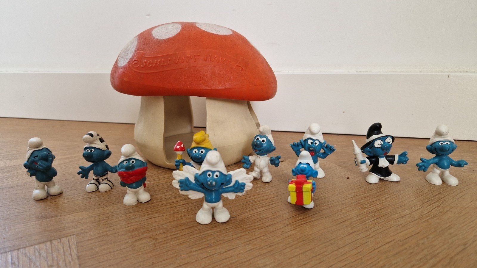 Smurfen verzameling met paddenstoelhuisje, Ophalen