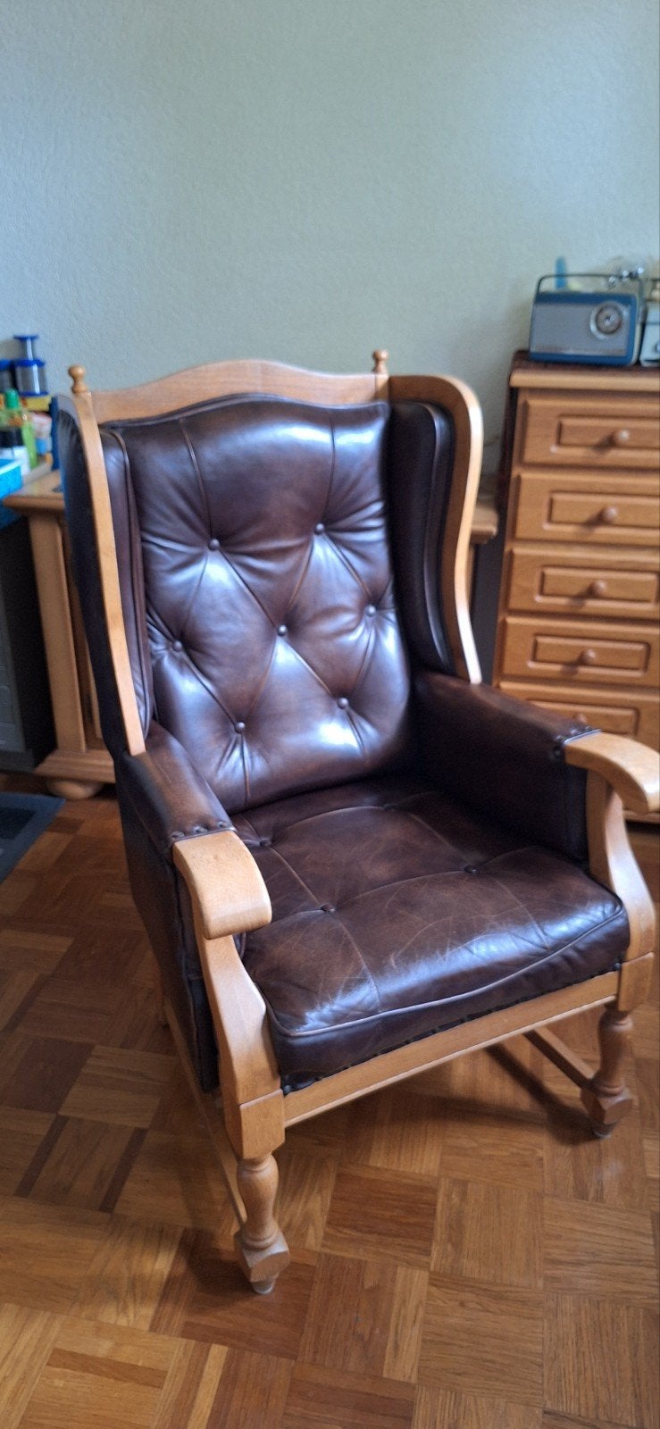 Engelse oorfauteuil Blank Eiken, Huis en Inrichting, Ophalen, Gebruikt, Leer, 50 tot 75 cm