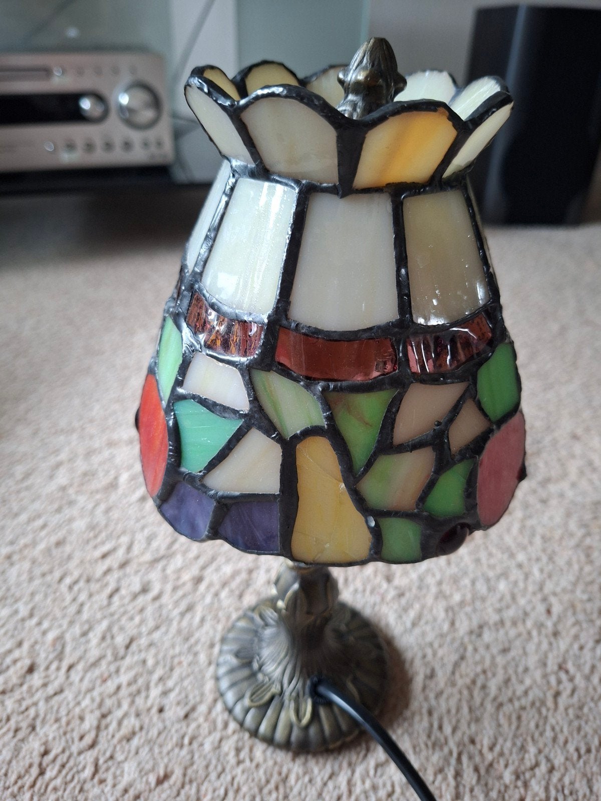 Tiffany Stijl Tafellampje - Kleurrijk Glas-in-lood, Huis en Inrichting, Lampen | Tafellampen, Ophalen, Gebruikt, E14 (klein), Glas