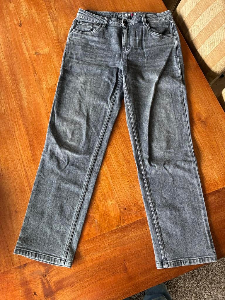 Florez girlfriend fit spijkerbroek donkergrijs maat 30, Kleding | Dames, Spijkerbroeken en Jeans, Ophalen of Verzenden, Zo goed als nieuw