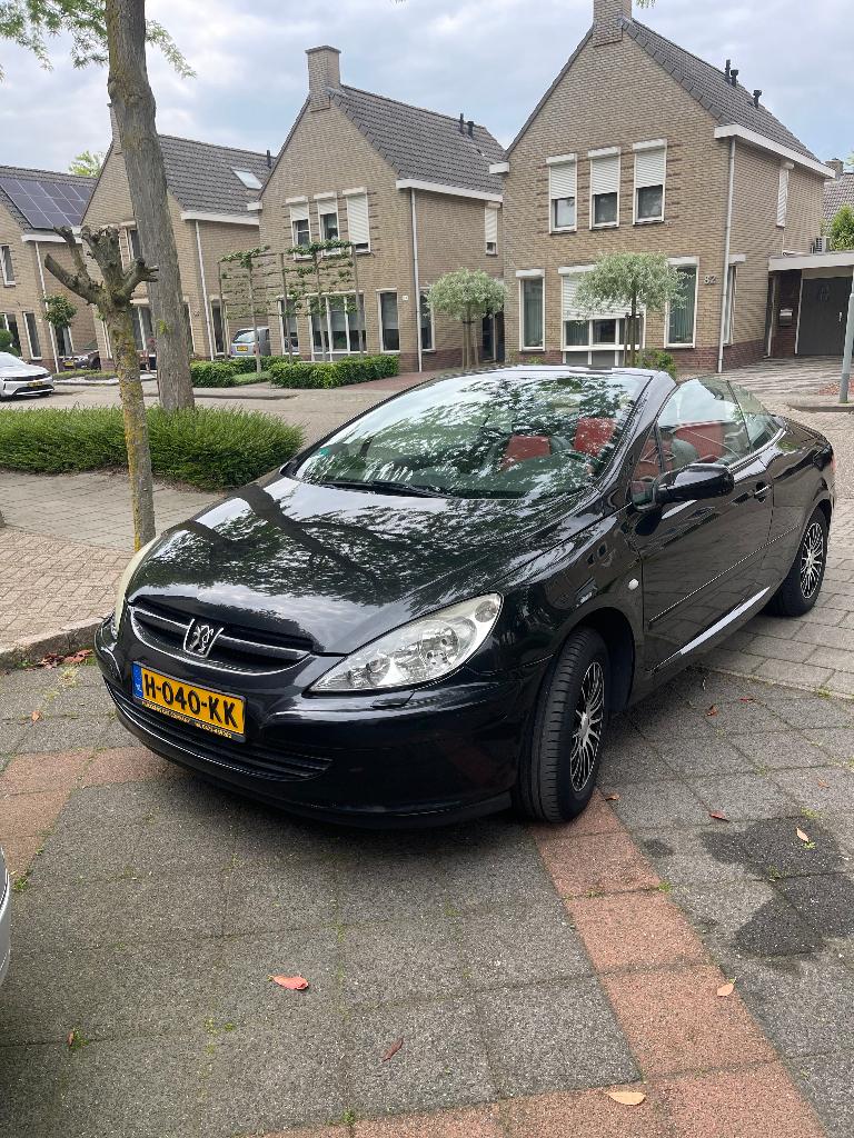 Peugeot 307 2.0 16V CC 2005 Zwart, Voorwielaandrijving, 136 pk, 4 cilinders, Cabriolet