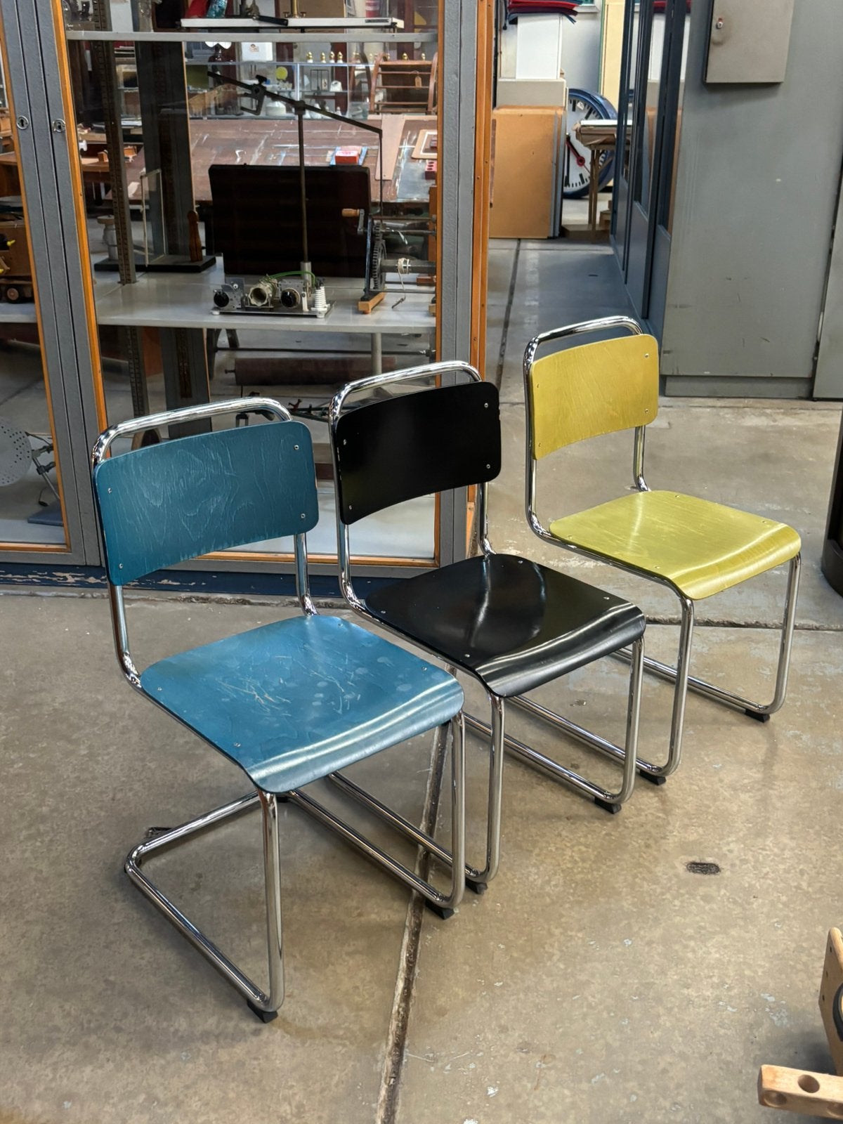 Gispen 101 stoelen (3x), Huis en Inrichting, Ophalen, Gebruikt, Hout, Drie