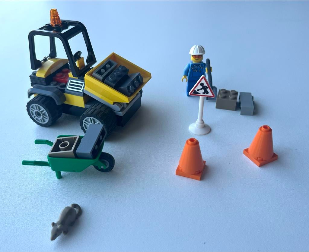 LEGO City 60284 Wegenwerker met kiepwagen en accessoires, City, Lego, Ophalen of Verzenden, Zo goed als nieuw