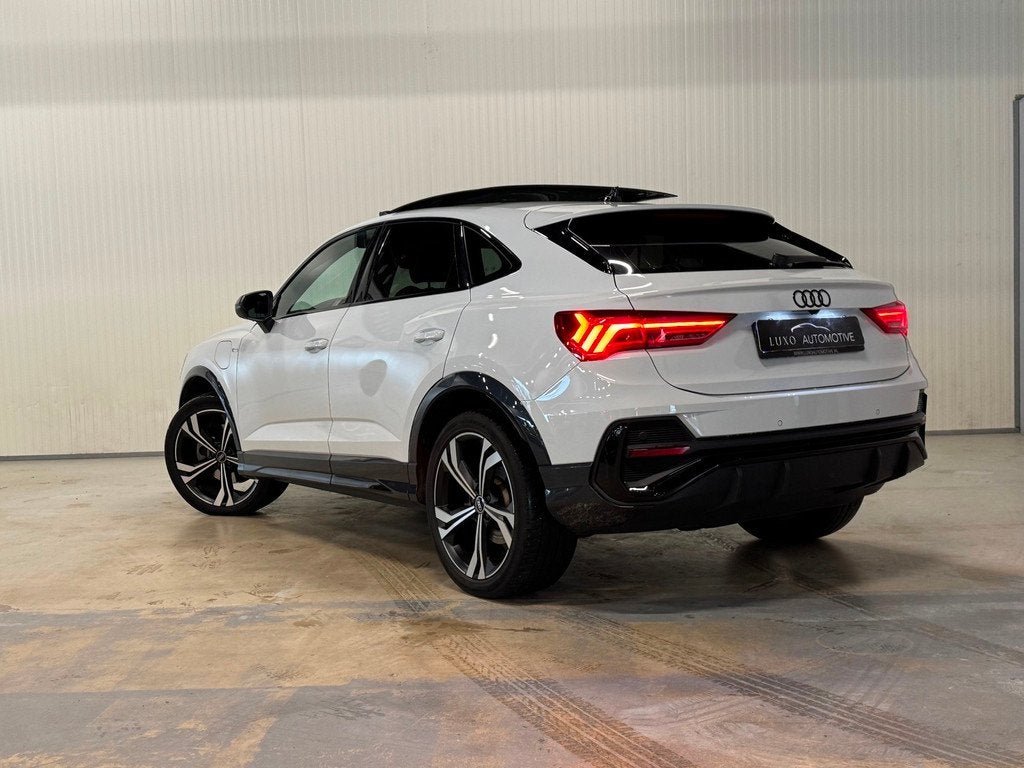 Audi Q3 Sportback 45 TFSI e S Edition | PANO | S-LINE | PLUG, Auto's, Audi, Gebruikt, Euro 6, 150 pk, Leder en Stof