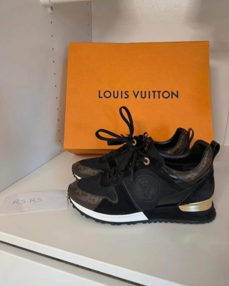 Louis Vuitton Run Away Sneakers Maat 37, Kleding | Dames, Schoenen, Ophalen, Zo goed als nieuw, Zwart, Sneakers of Gympen