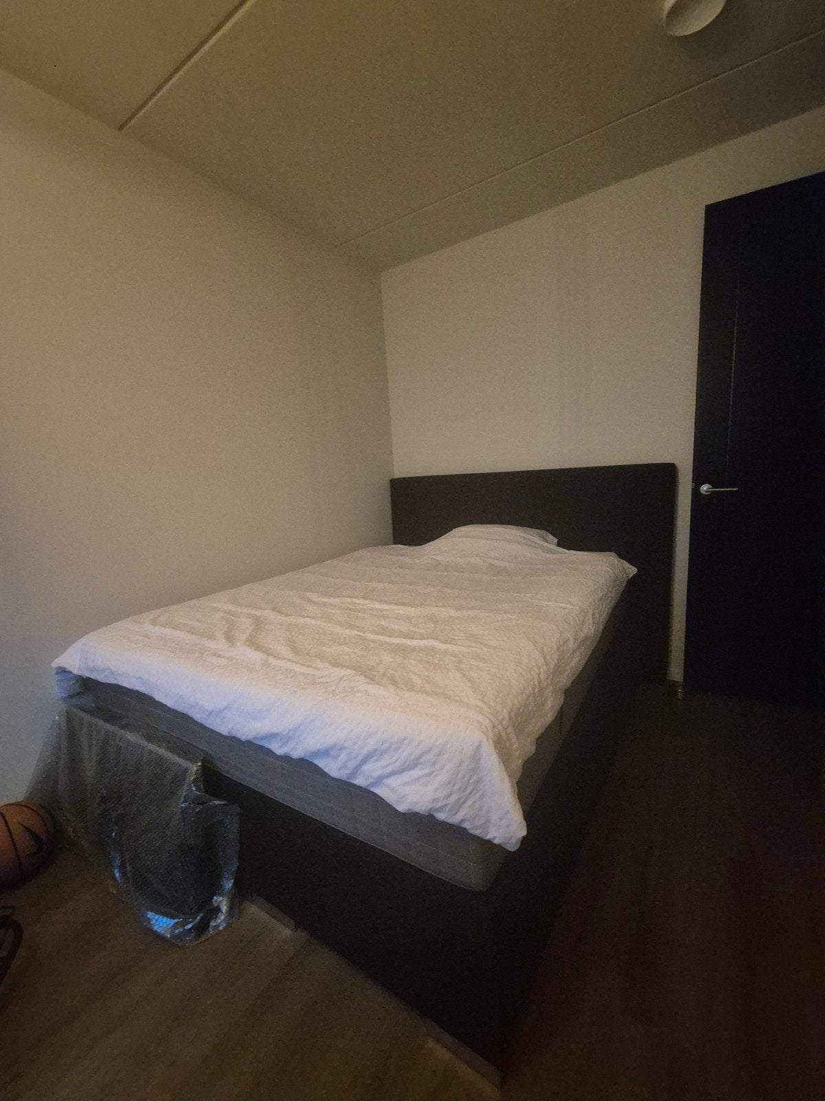 Comfortabel tweepersoonsbed 160x200 cm, Huis en Inrichting, Slaapkamer | Bedden, Zwart, Tweepersoons, Ophalen of Verzenden, Zo goed als nieuw