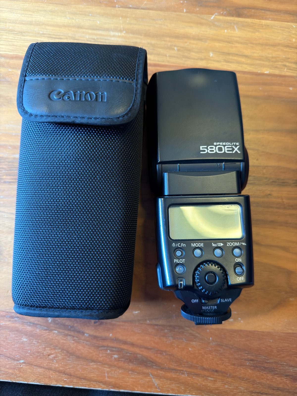 Foto 8 van Canon EOS 6D Mark II met 2 lenzen en Speedlite flitser
