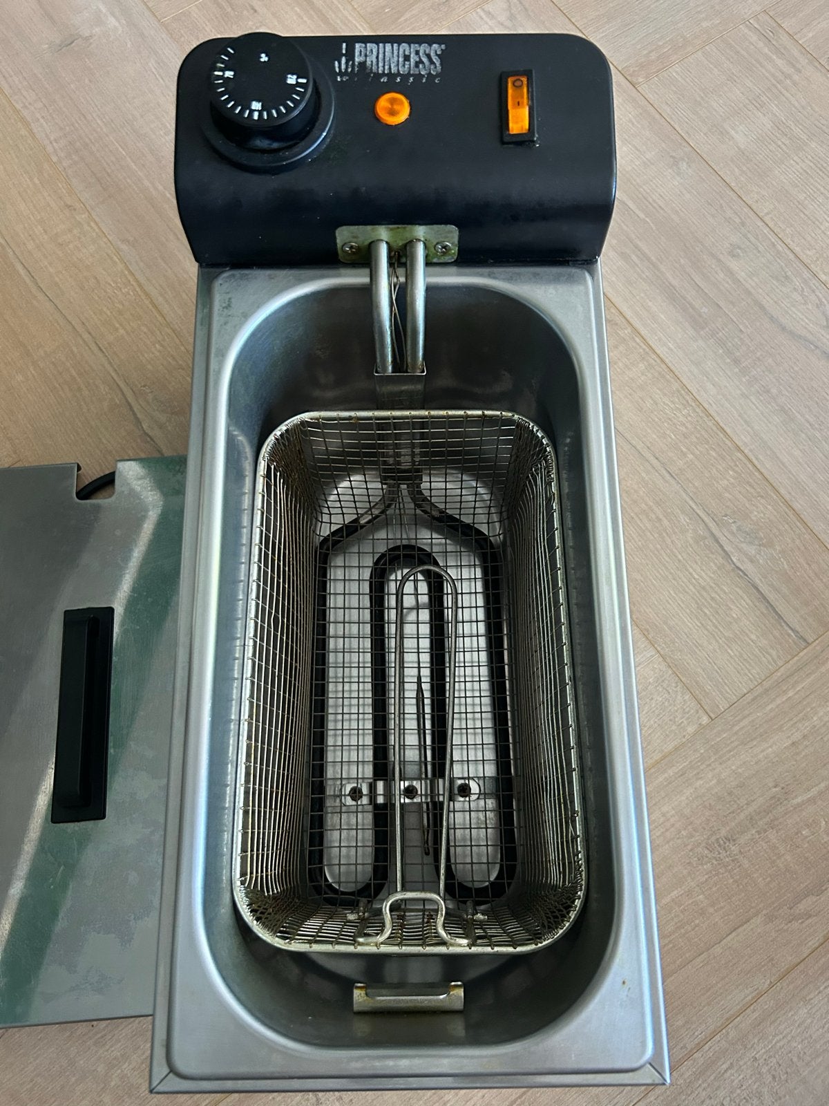 Princess Friteuse - Compact en Gebruiksvriendelijk, 2 tot 3 liter, Ophalen, Gebruikt, Uitneembare binnenpan