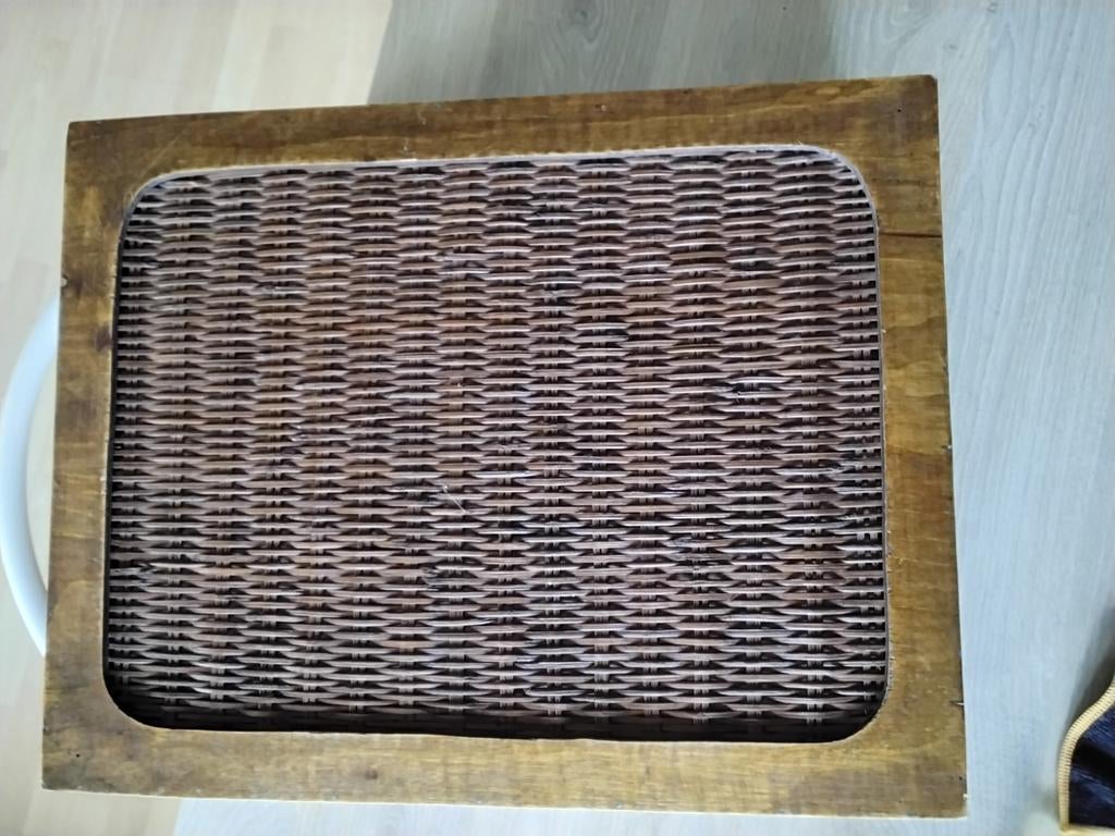 Houten kist + rotan, Huis en Inrichting, Woonaccessoires | Kisten, Ophalen, Zo goed als nieuw