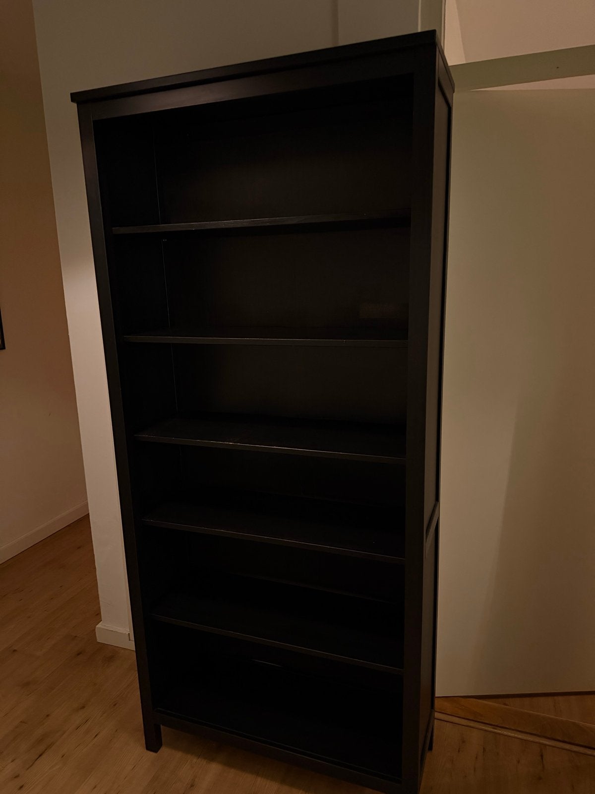HEMNES Boekenkast zwartbruin 89,9x196,9 cm, Ophalen, Met plank(en), Gebruikt, 50 tot 100 cm