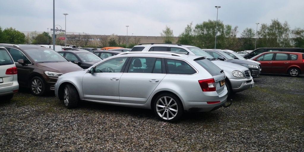 Skoda Octavia 1.4 TSI   Dsg-7  Grijs  9500€ vr. prijs, Auto's, Zwart, 4 cilinders, 1192 kg, Origineel Nederlands