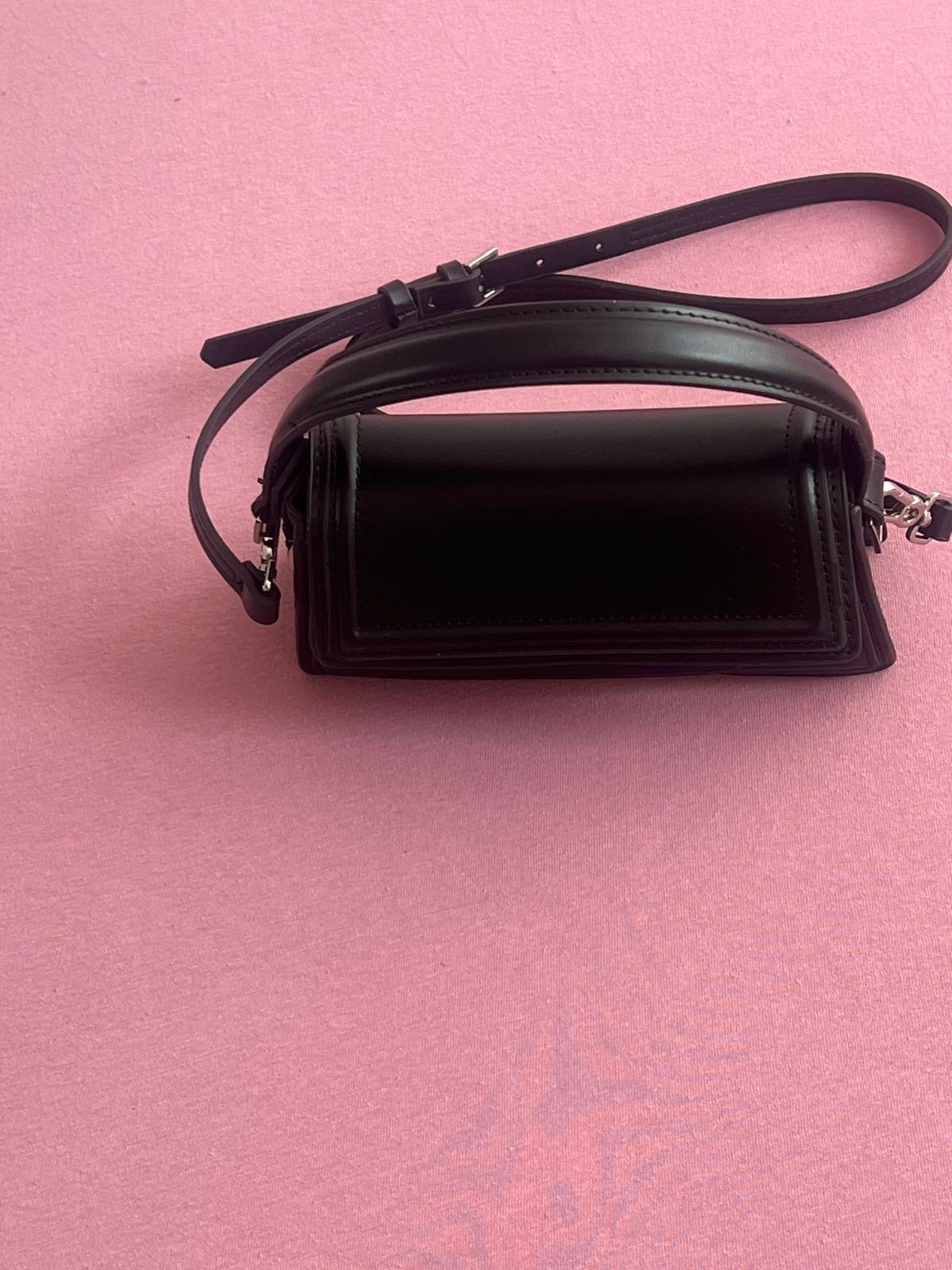 Zara zwarte mini schoudertasje, Ophalen of Verzenden, Zo goed als nieuw, Zwart, Schoudertasje