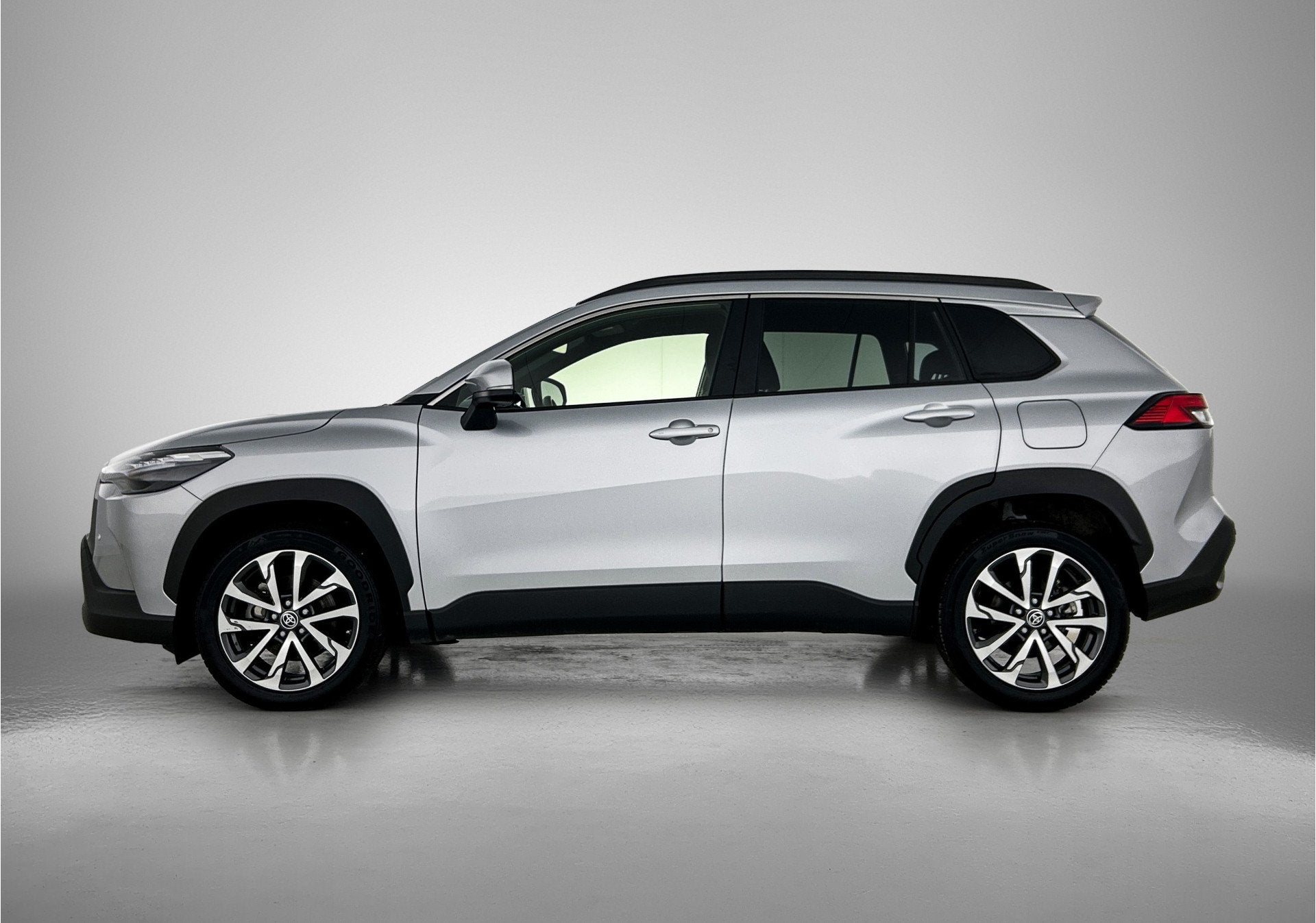 Toyota Corolla Cross | Stoel+stuurverwarming | Parkeersensor, Auto's, Toyota, Stof, Gebruikt, Zwart, 4 cilinders