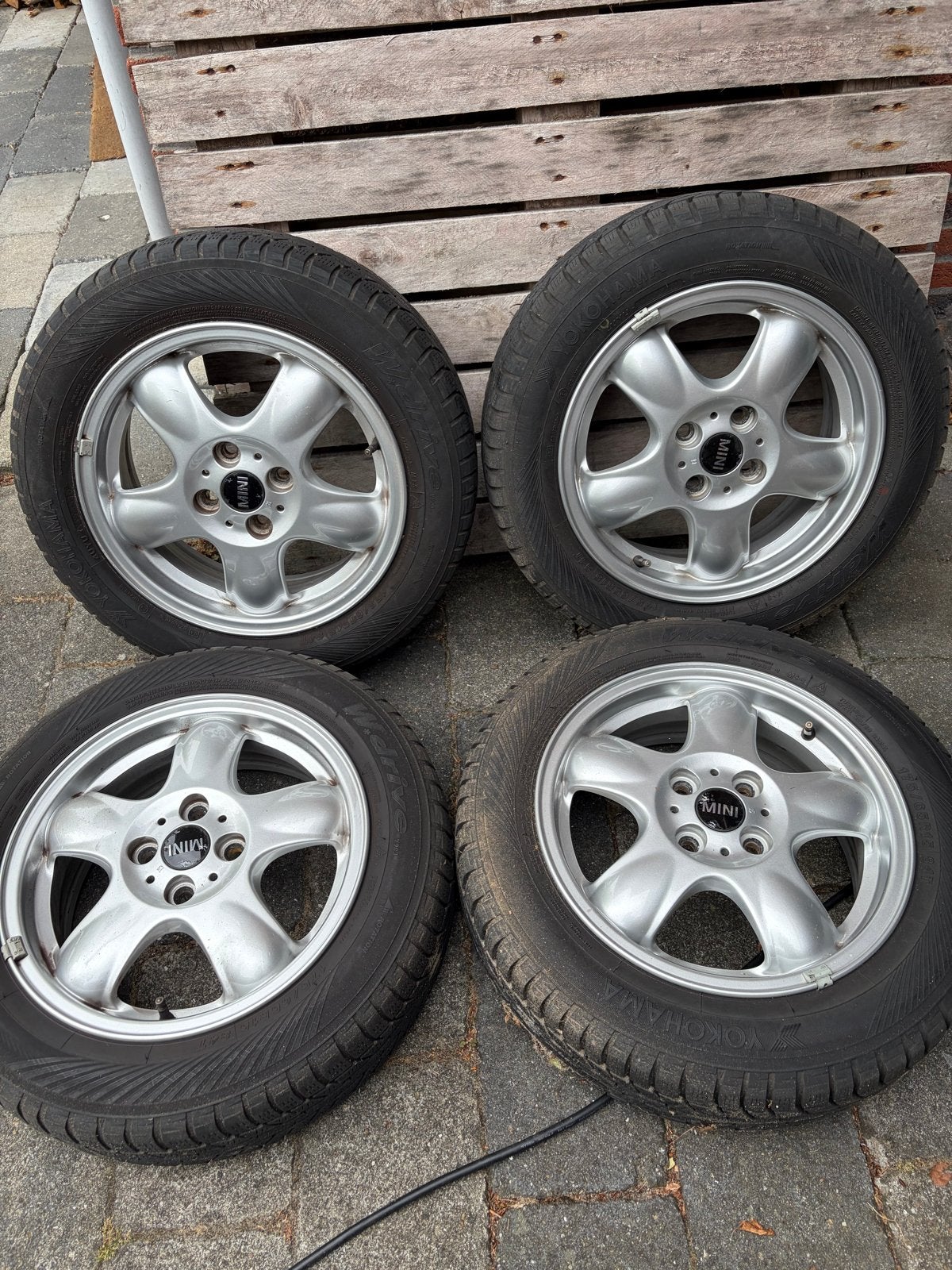 Mini R56 “5 spoke spooler” 15 inch velgen met banden, Auto-onderdelen, Banden en Velgen, Ophalen, Gebruikt, 15 inch, 175 mm