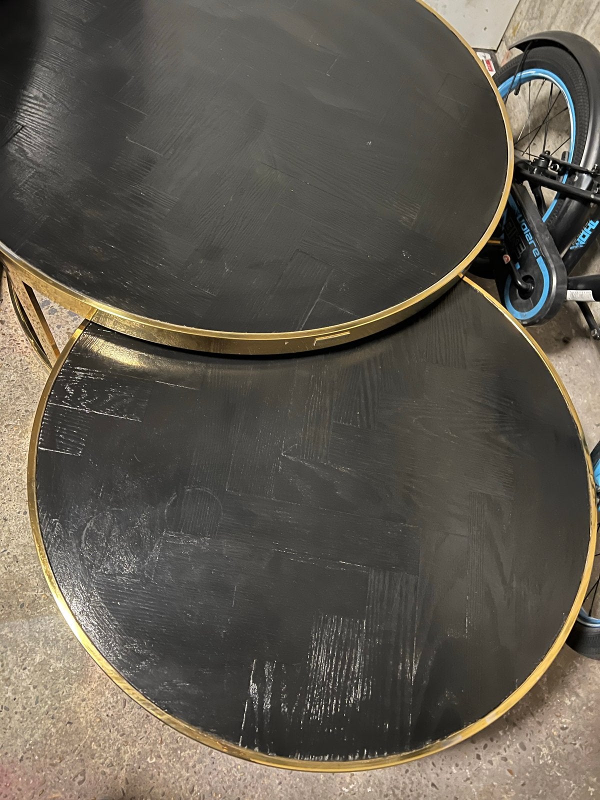 Richmond salon tafelset gouden poten met zwarte blad, Ophalen of Verzenden, Gebruikt, Rond, 50 tot 100 cm