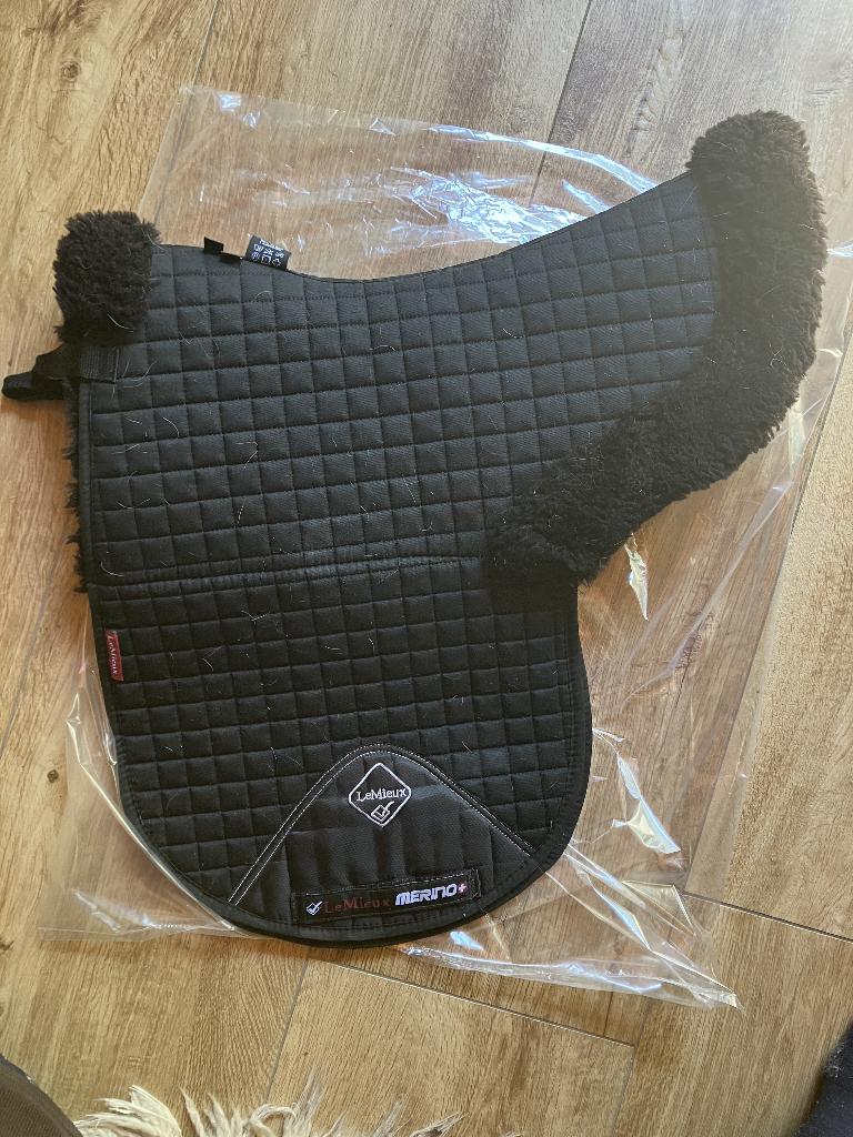 Lemieux Numnah half-lined sjabrak, Dieren en Toebehoren, Full (L), Dressuurdekje, Ophalen of Verzenden, Zo goed als nieuw