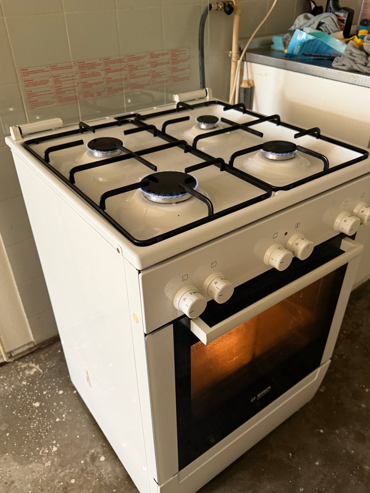 Bosch Vrijstaand Gasfornuis met Oven - Wit, Ophalen, Gebruikt, 4 kookzones, Gas