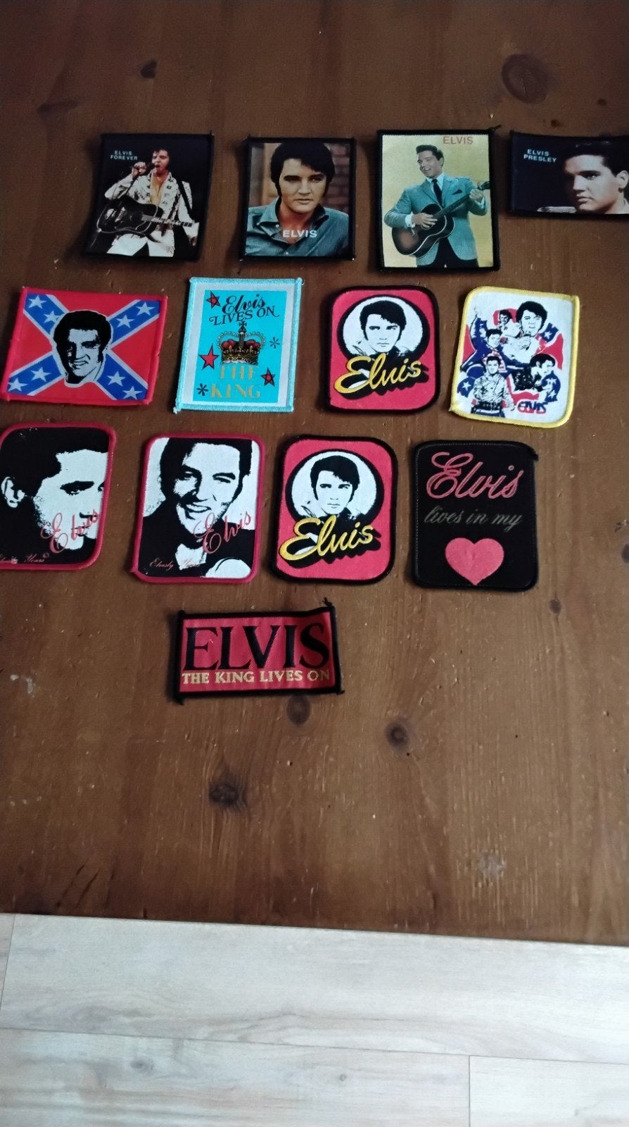 elvis emblemen, Ophalen of Verzenden, Zo goed als nieuw, Foto of Kaart