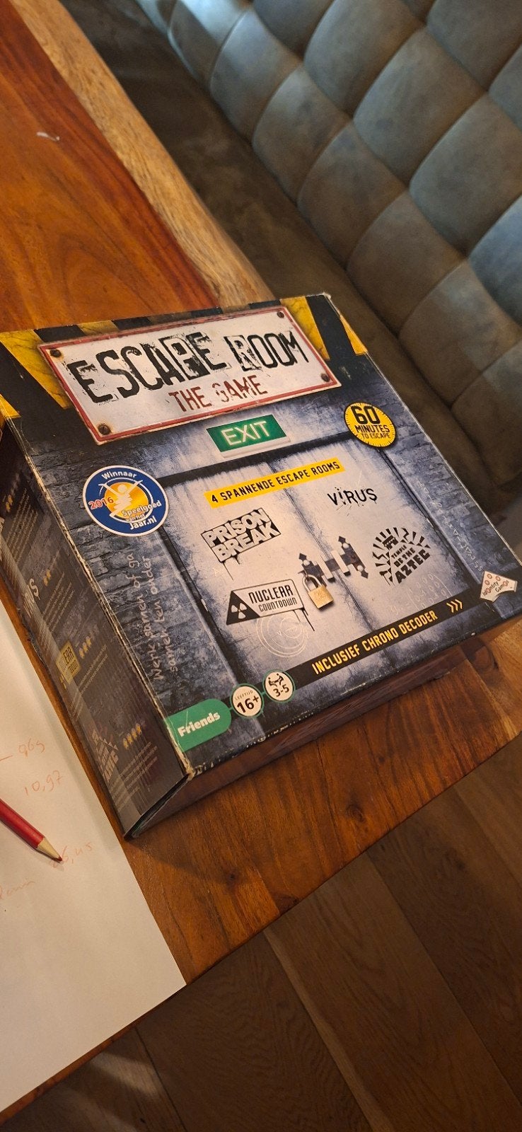 Escape Room The Game - 4 spannende spellen in 1, Hobby en Vrije tijd, Gezelschapsspellen | Bordspellen, Drie of vier spelers, Ophalen of Verzenden