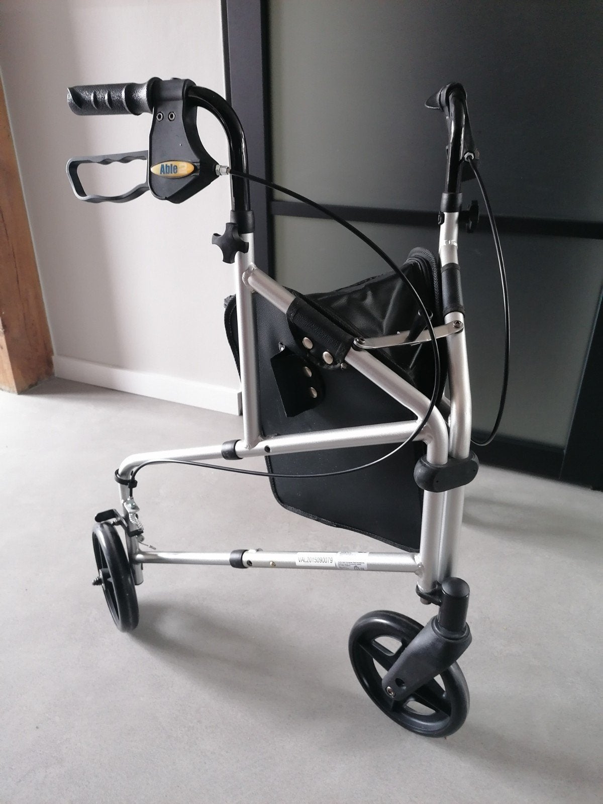 Able 2 Aluminium 3 Wiel Driewiel Rollator, Diversen, Rollators, Ophalen of Verzenden, Opvouwbaar, Zo goed als nieuw
