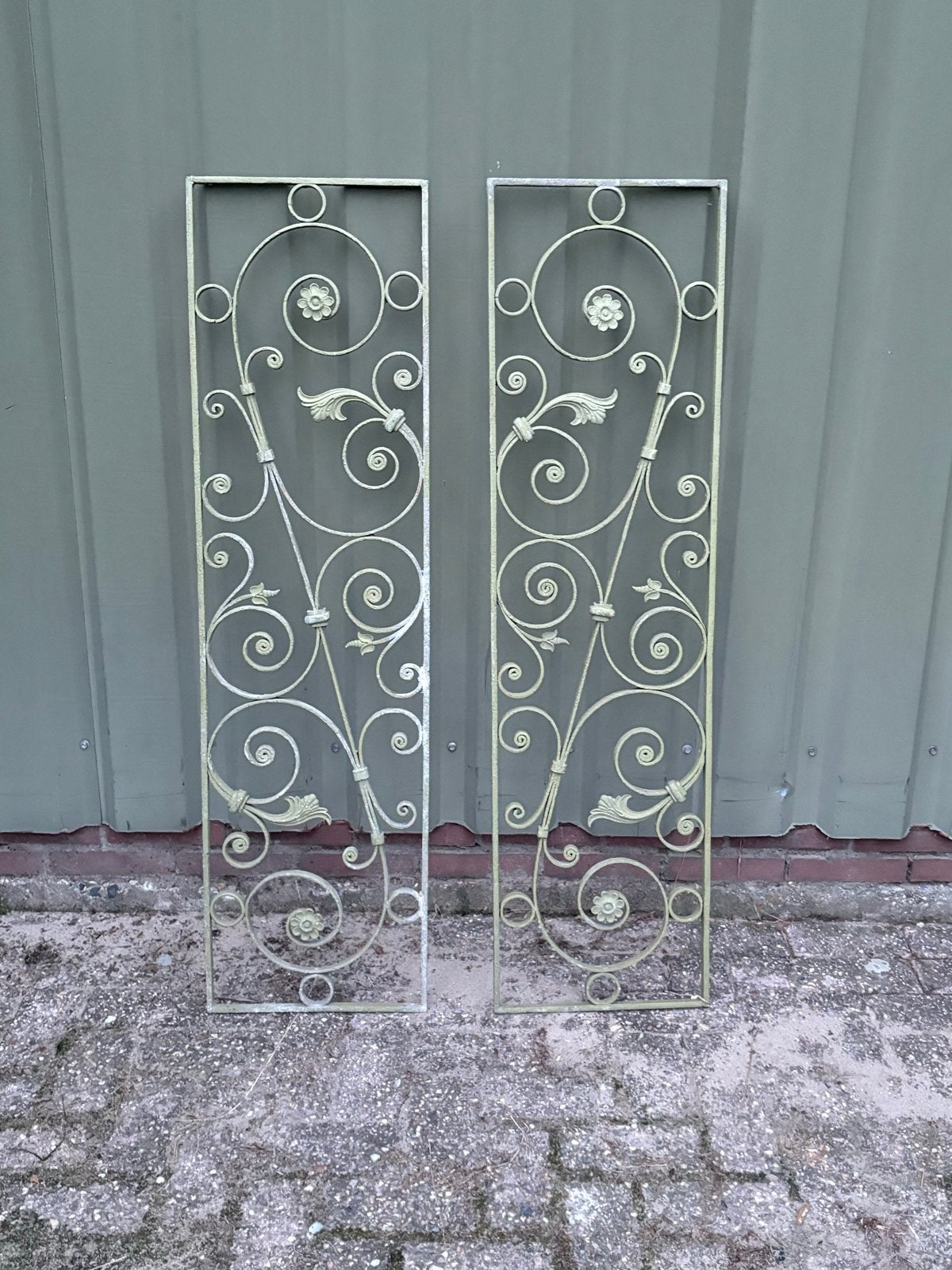Brocante decoratieve smeedijzeren rekken, Ophalen