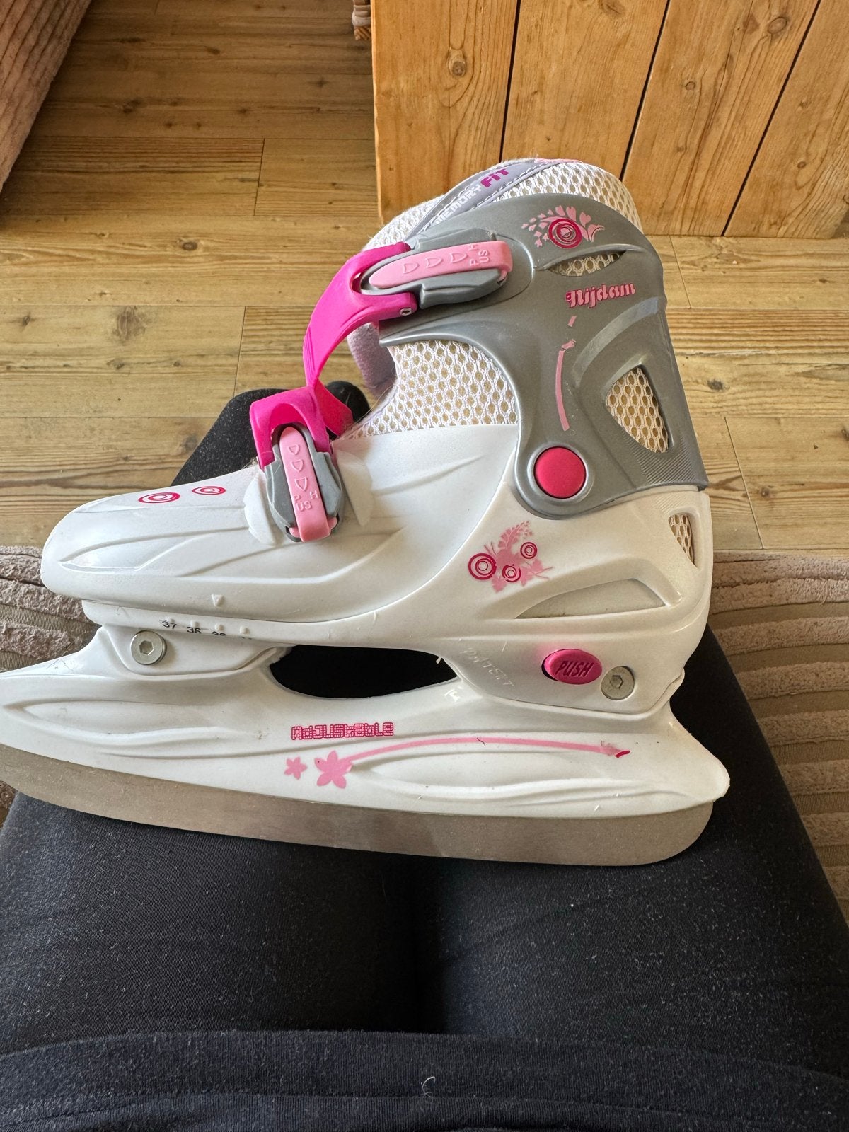 Verstelbare kunstschaatsen mt 34 t/m 37 - Zo goed als nieuw, Sport en Fitness, Schaatsen, Ophalen of Verzenden, Zo goed als nieuw
