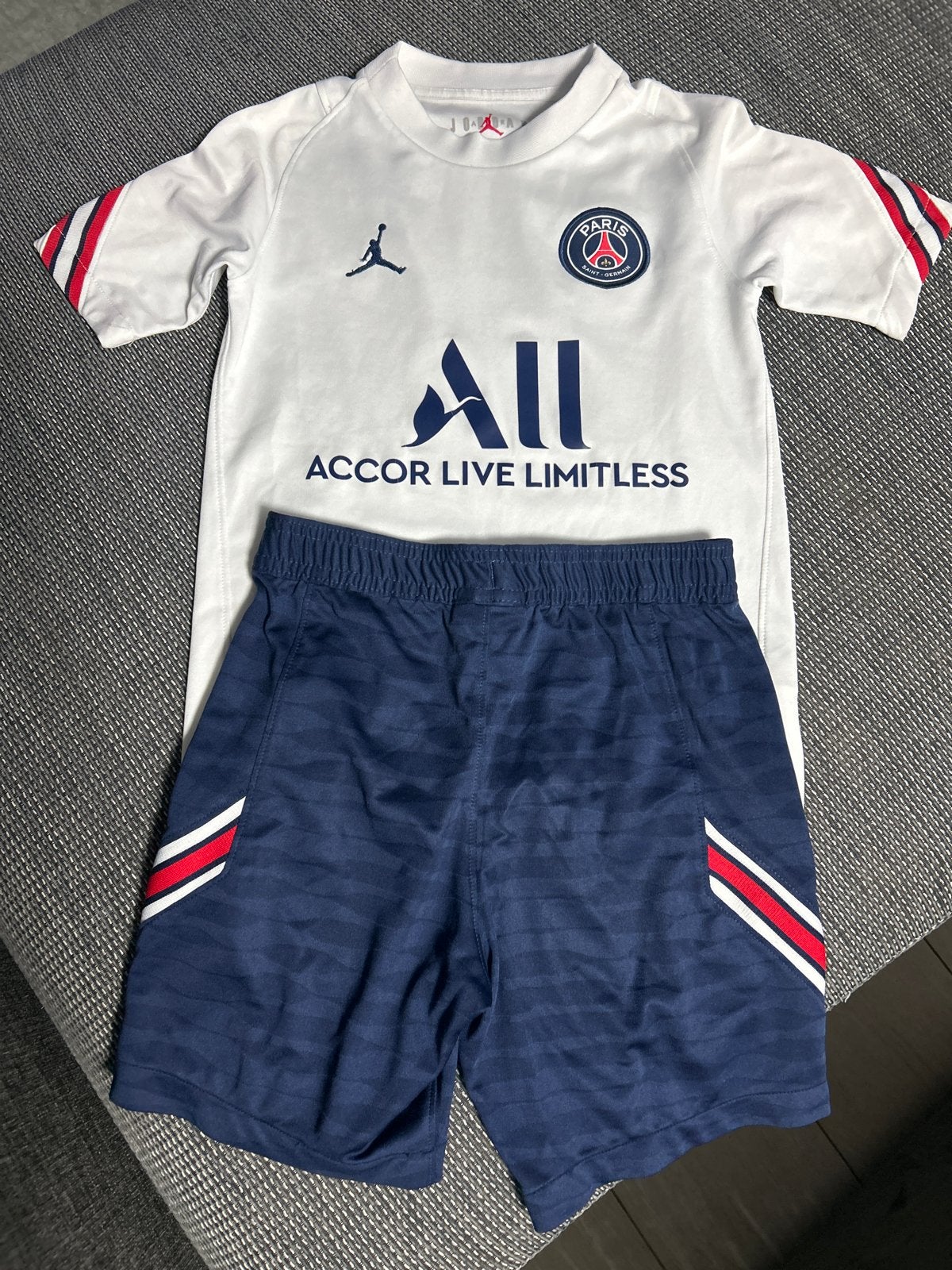 PSG Jordan voetbaltenue voor kinderen, Ophalen of Verzenden, Gebruikt, Jongen of Meisje