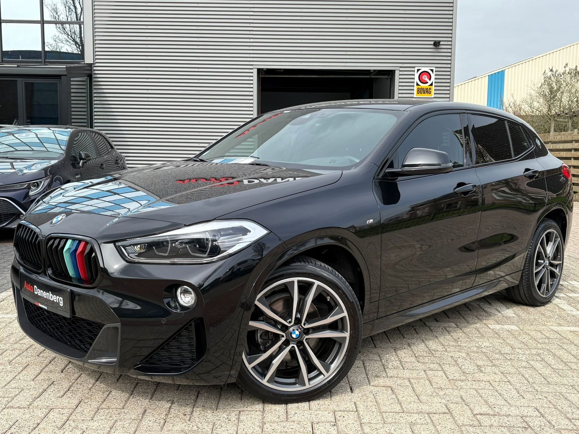 BMW X2 SDrive18i M-SPORT Edition BOM-VOL, Auto's, Automaat, Dealer onderhouden, Zwart, Automatische klimaatregeling