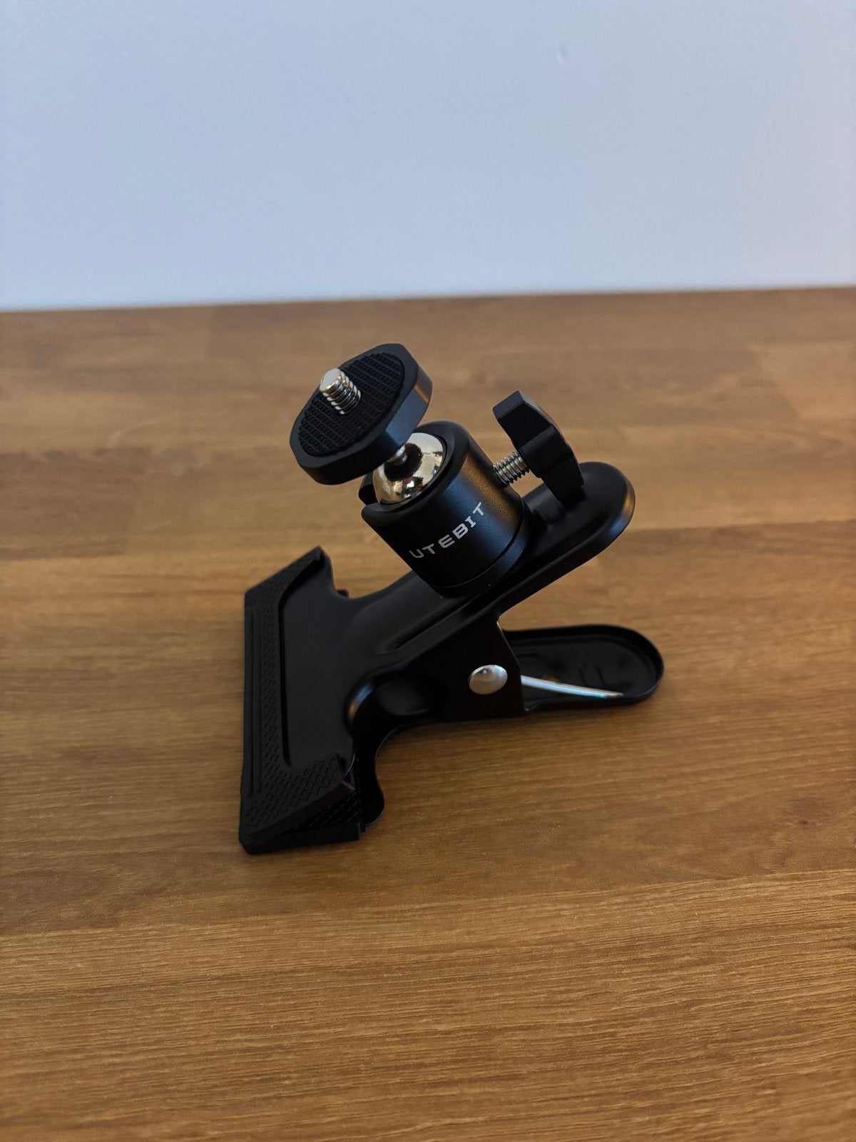 2 camera klemmen met kogelschroef - Makkelijk te bevestigen, Audio, Tv en Foto, Fotografie | Fotostudio en Toebehoren, Overige typen