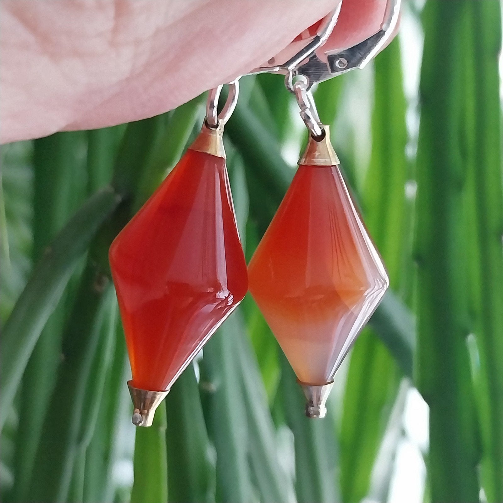 Vintage Carneool oorbellen, verzilverde haakjes #2568, Sieraden, Tassen en Uiterlijk, Oorbellen, Hangers, Verzenden, Oranje, Zo goed als nieuw