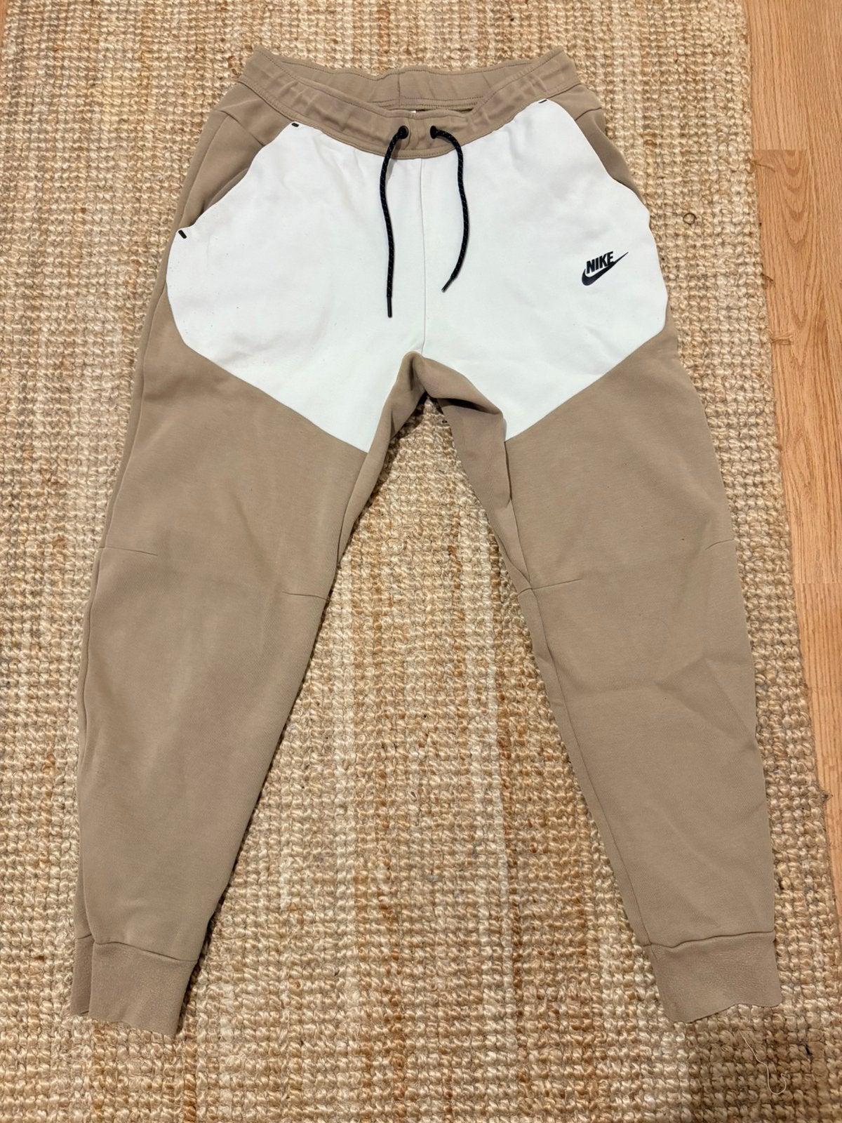 Nike tech broek, Ophalen of Verzenden, Zo goed als nieuw, Grijs