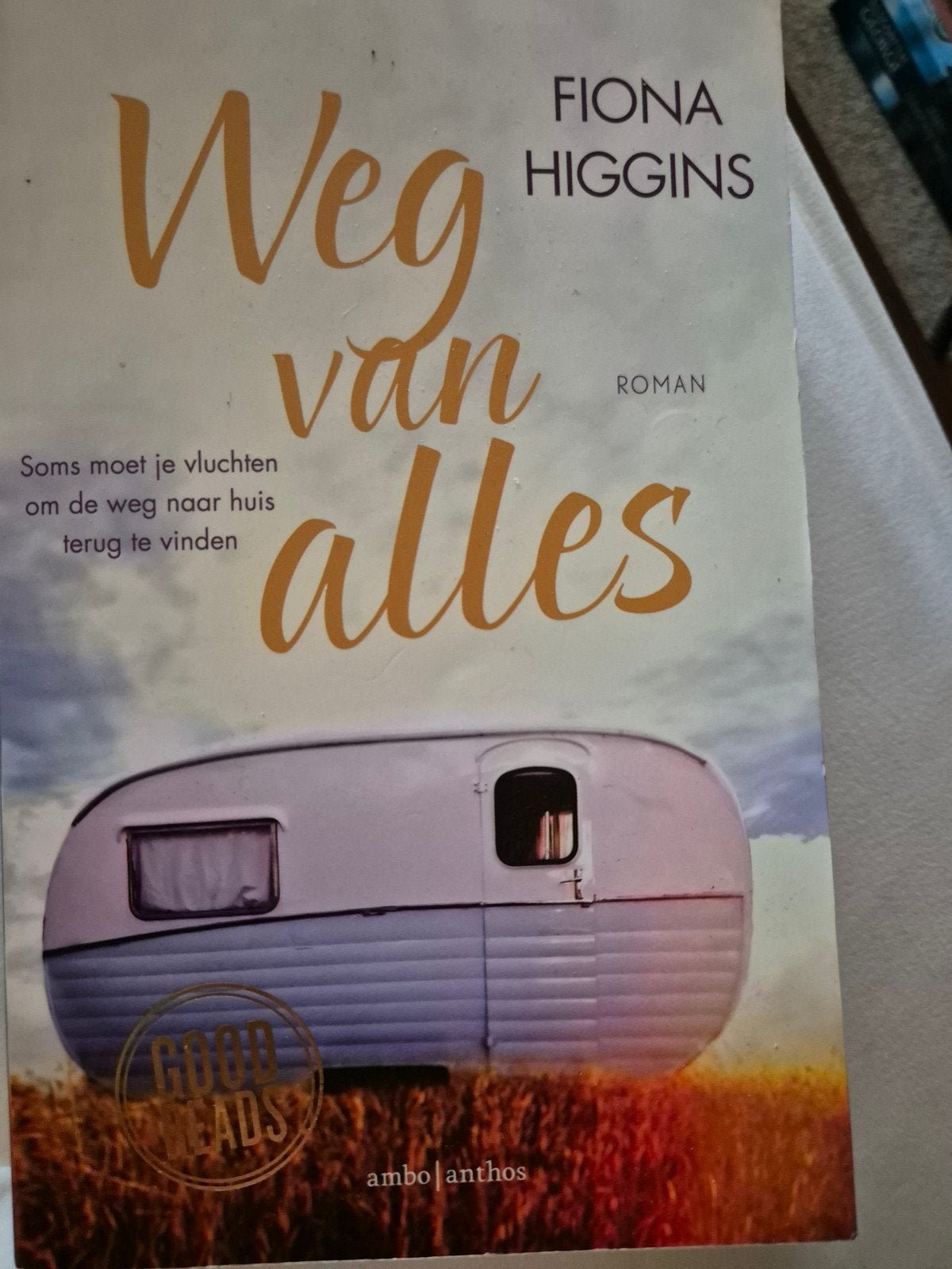 Fiona Higgins - Weg van alles, Ophalen of Verzenden, Zo goed als nieuw, Fiona Higgins