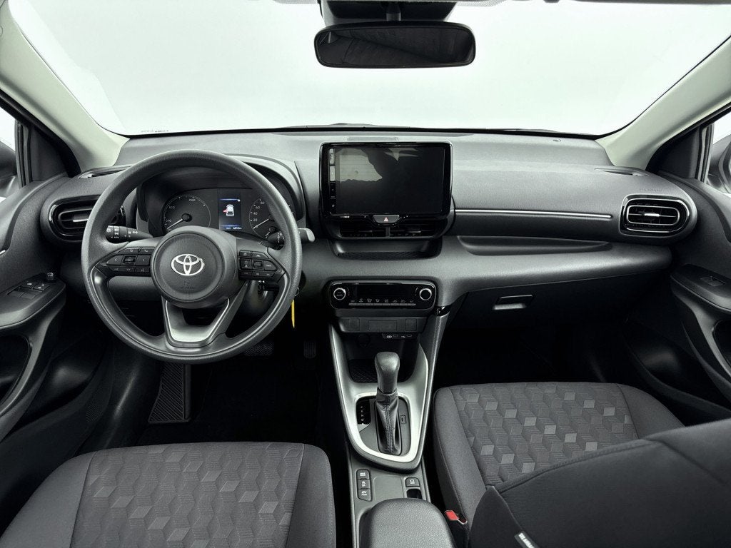 Toyota Yaris 1.5 Hybrid 115 Comfort Inruilpremie 2000 euro &, Auto's, Toyota, 12 maanden, Stof, Zwart, 116 pk