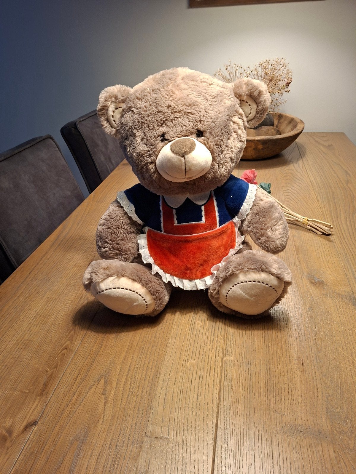 Grote Familie Beer knuffel met schort - Zo goed als nieuw, Overige merken, Overige karakters, Beer, Ophalen of Verzenden