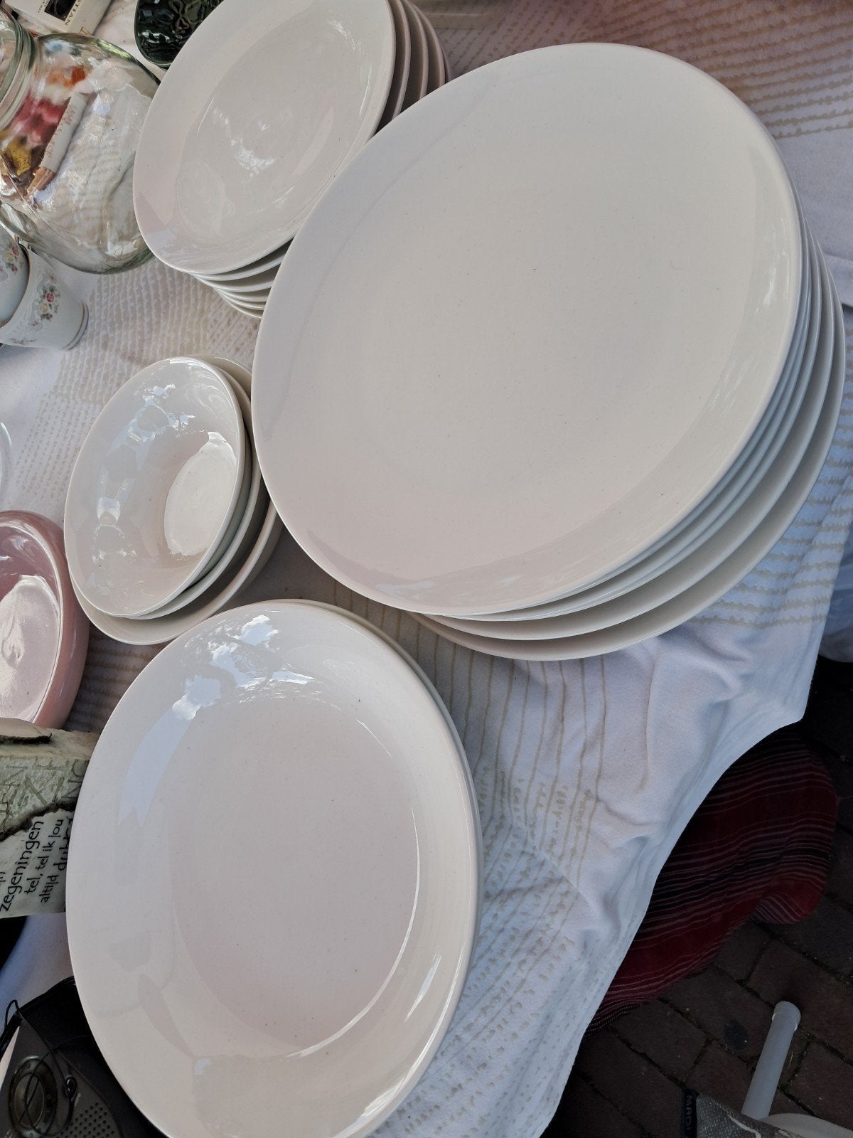 witte borden, Huis en Inrichting, Keuken | Servies, Ophalen of Verzenden, Porselein, Overige stijlen, Bord(en)