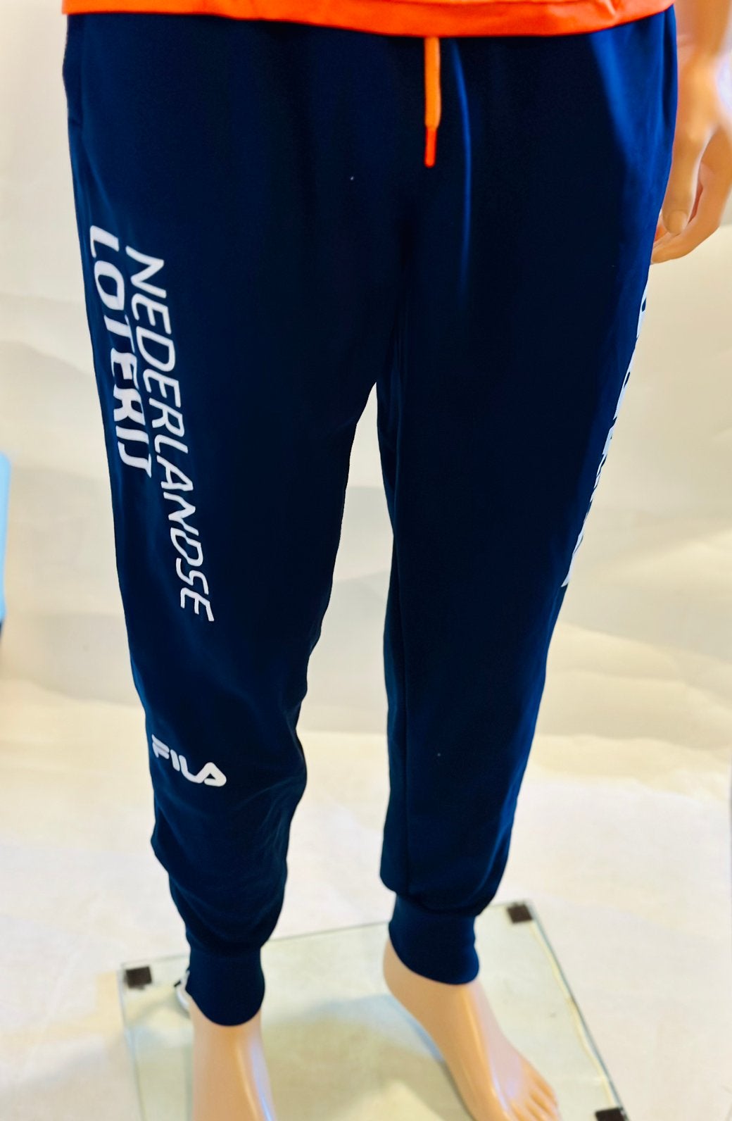 Sportkleding joggingbroek trainjngsbroek broek maat M Fila, Kleding | Heren, Wandelen of Outdoor, Ophalen of Verzenden, Zo goed als nieuw