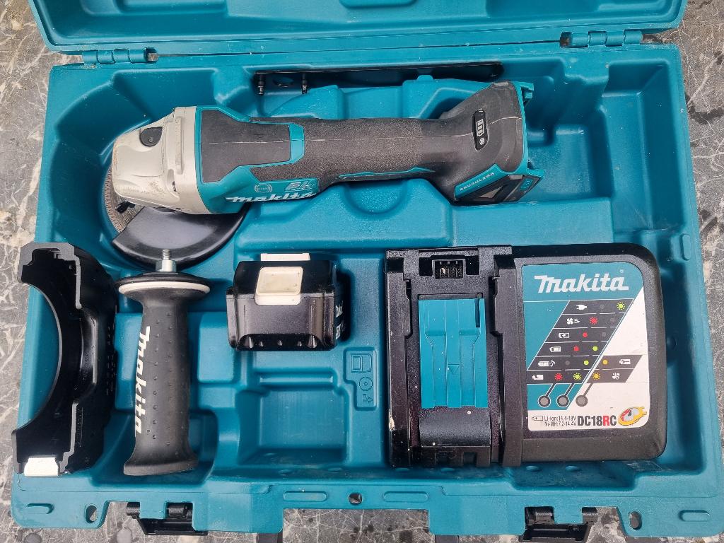 MAKITA 18v Accu Haakse slijper, Ophalen of Verzenden, Zo goed als nieuw, Minder dan 700 watt, Haakse handslijpmachine