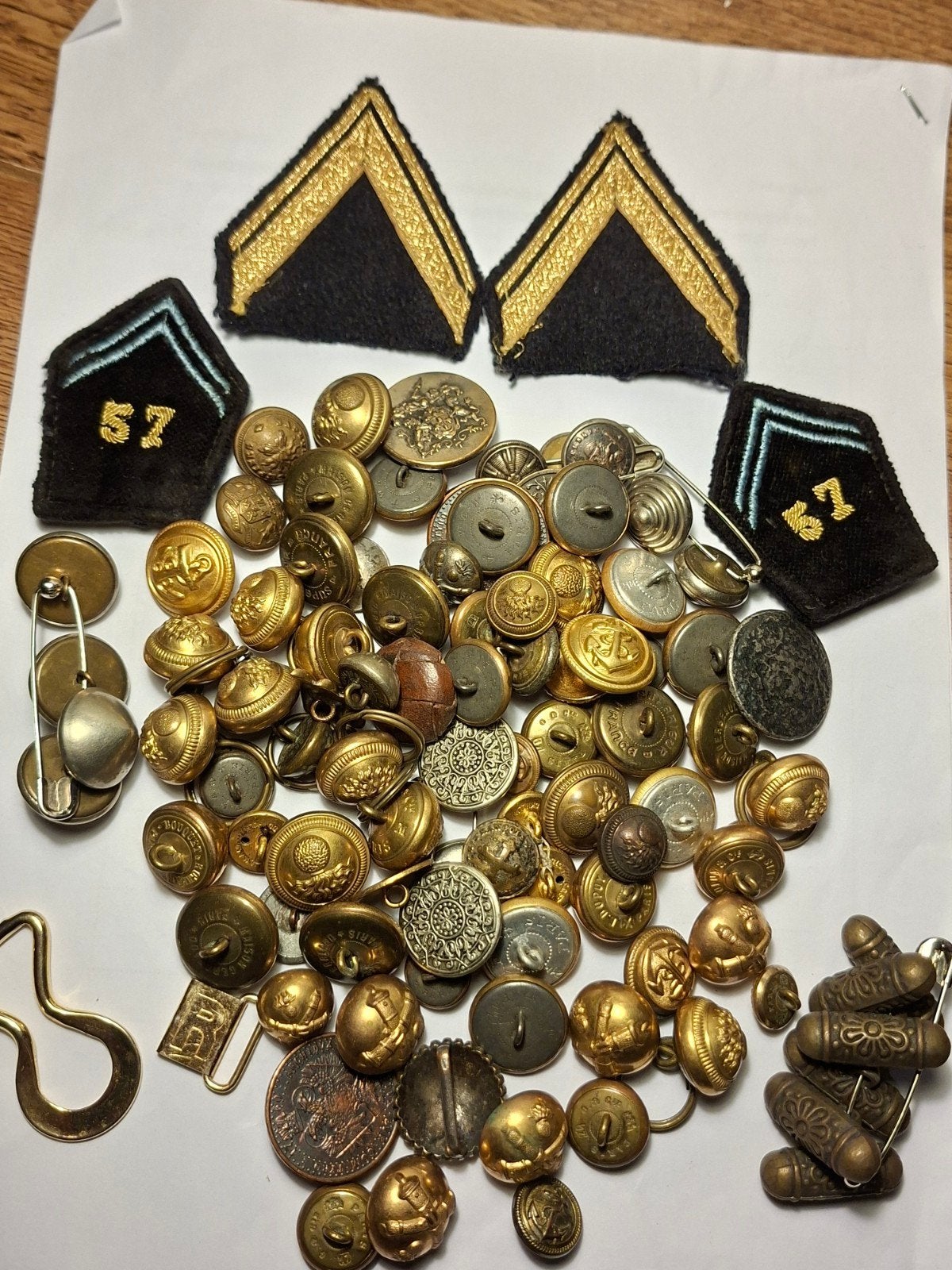 Frans WO1-WO2 lot uniform knopen en emblemen, Verzamelen, Ophalen of Verzenden, Landmacht, Overige gebieden, Embleem of Badge