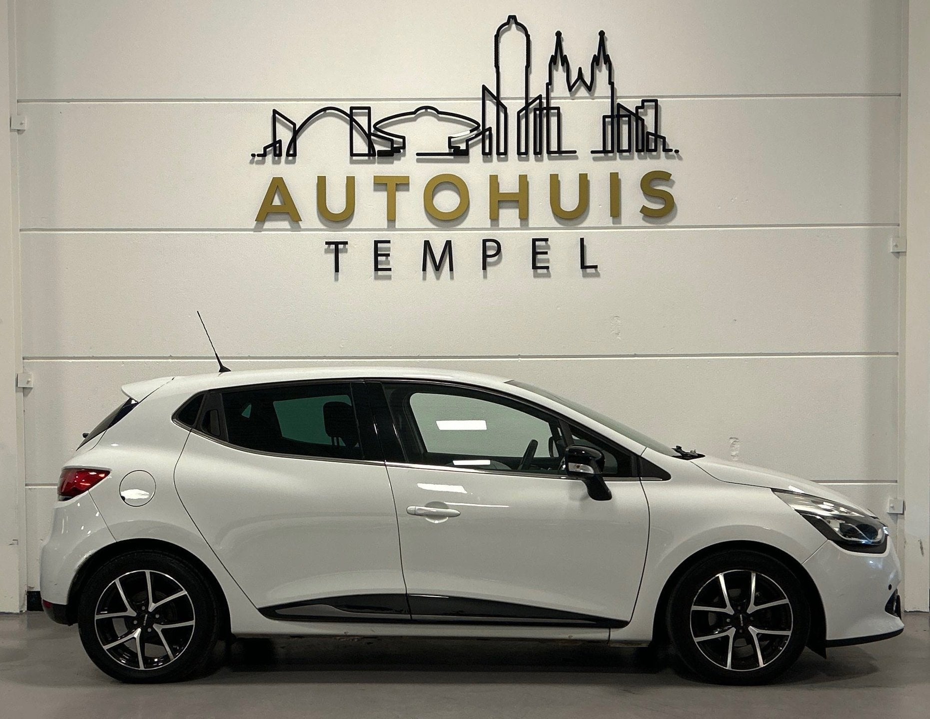Renault Clio 0.9 TCe ECO Night&Day Nap Airco Cruise Bluetoot, Voorwielaandrijving, 898 cc, Stof, Wit
