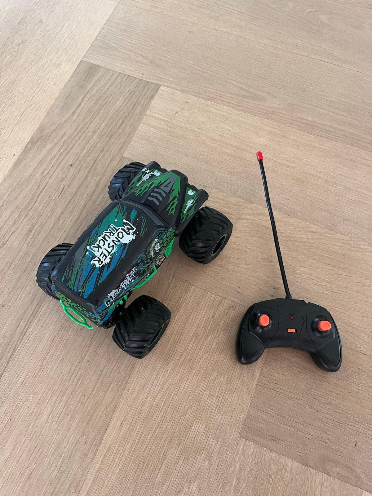 Monster Truck RC Auto met Afstandsbediening, Elektro, Gebruikt, Auto offroad, Ophalen of Verzenden
