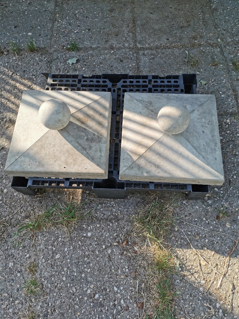 2 x Paalmuts 40 x 40 met bol, Ophalen, Nieuw