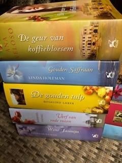 serie van 9 romans met bloemen in de titel, Boeken, Romans, Ophalen of Verzenden, Zo goed als nieuw, Diverse auteurs, Nederland