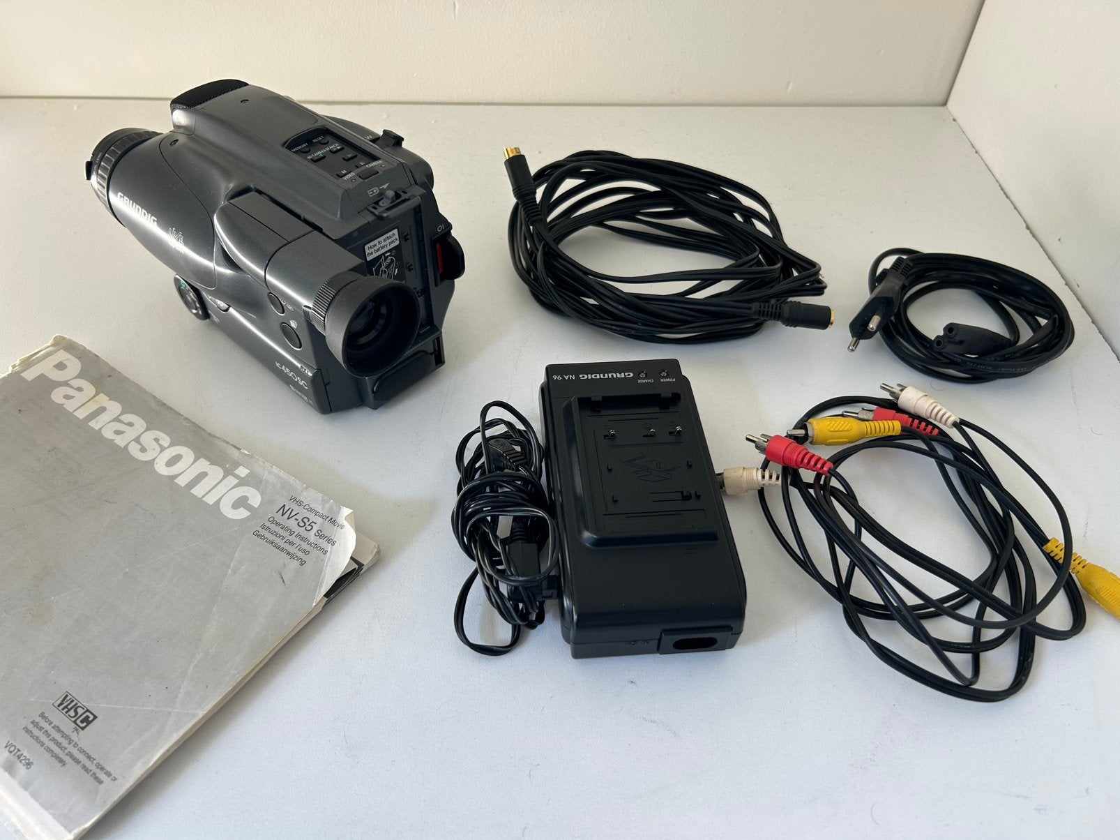 Grundig LC450 SC S-VHS-C camcorder, Ophalen of Verzenden