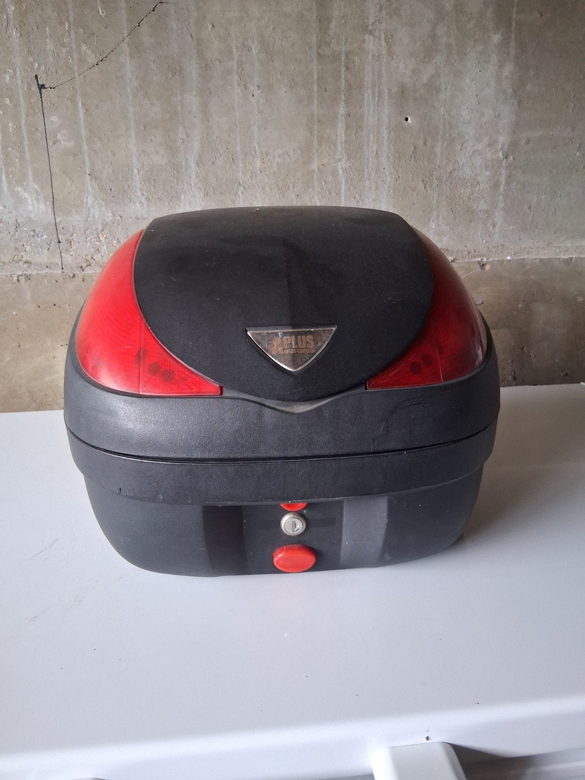 Motorfiets Topkoffer / Scooter Koffer - Zwart/Rood, Fietsen en Brommers, Ophalen, Gebruikt, Koffer, R-PLUS