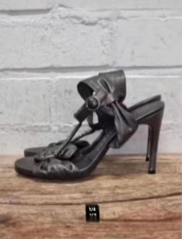 Pedro Garcia - Mooi zilveren heels maat 40 - Nieuwstaat €495, Pumps, Overige kleuren, Ophalen of Verzenden, Zo goed als nieuw
