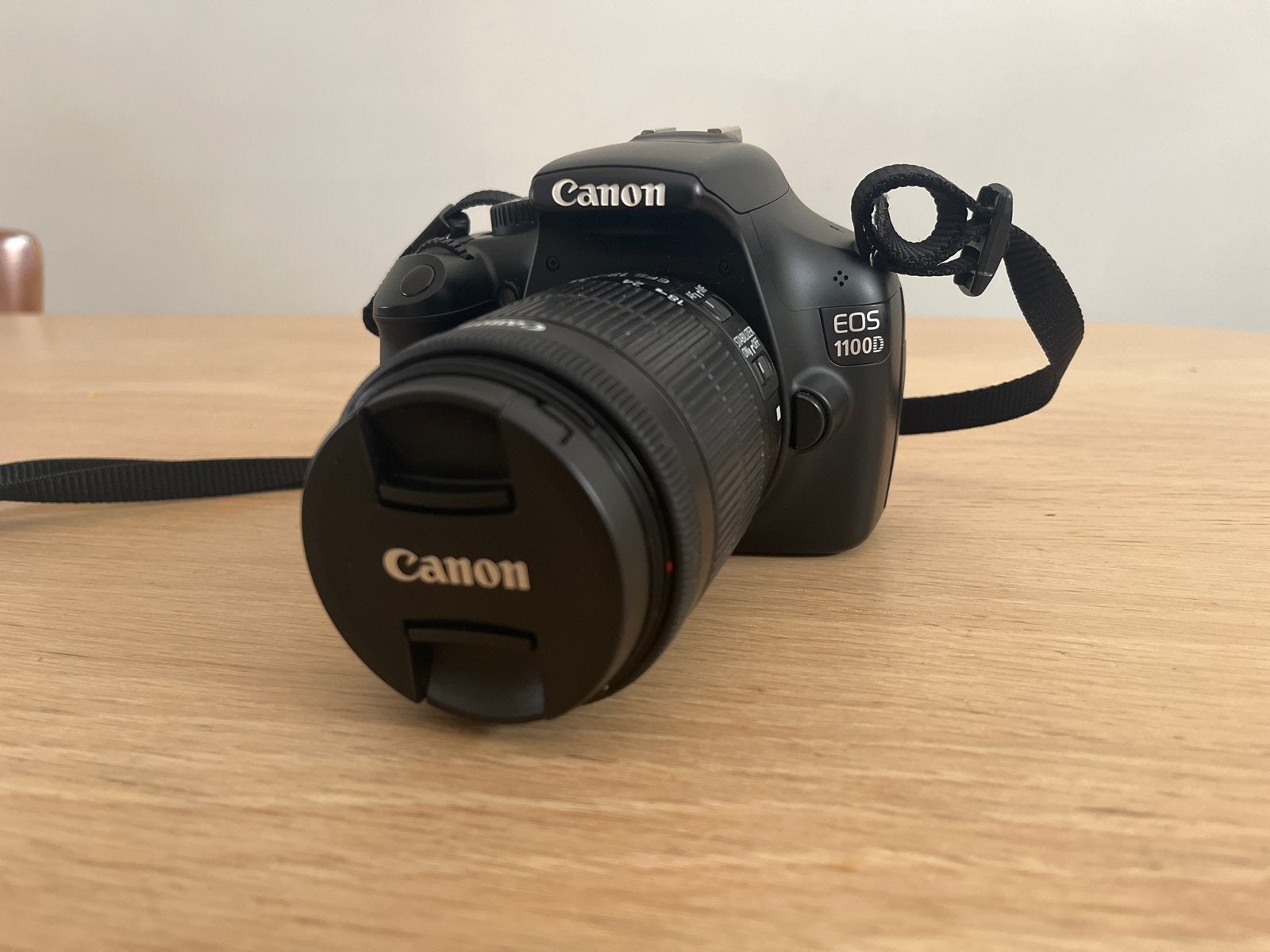 Canon EOS 1100D Spiegelreflexcamera met EF-S 18-55mm lens, Ingebouwde flitser, Spiegelreflex, Canon, Ophalen of Verzenden