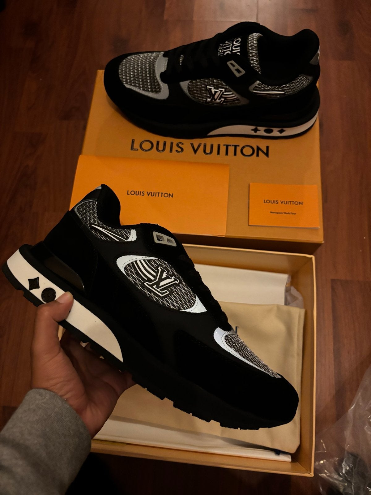 Louis Vuitton Sneakers, Zwart, Ophalen of Verzenden, Sneakers of Gympen, Zo goed als nieuw